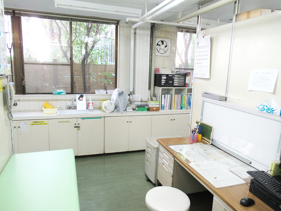 赤枝病院　診察室